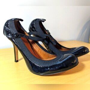 BCBG  MAXAZRIA SIZE 8 ballerine shoes with heels, leather, GREAT USED CONDITION